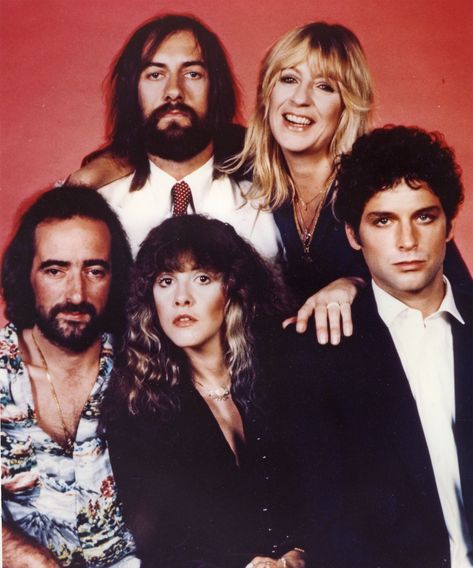 Fleetwood Mac Is Being Sued By Lindsey Buckingham & It's Deliciously Petty+#refinery29uk Fleetwood Mac Everywhere, Tango In The Night, Erik Satie, Famous Speeches, Buckingham Nicks, Lindsey Buckingham, Stevie Nicks Fleetwood Mac, Old School Music, Mazzy Star