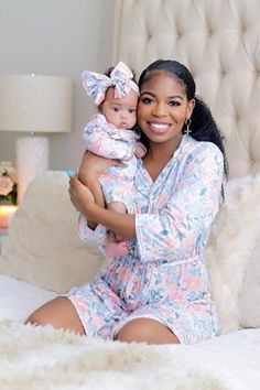 Nursing Outfits, Baby Curls, Mom Daughter Outfits, Mommy Daughter Outfits, Milk Baby, Nursing Wear, Hospital Outfit, Matching Mom, Best Baby Shower Gifts