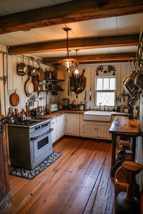 15 Old Farmhouse Kitchen Ideas with Timeless Appeal! - My Decor Inspo Emo Farmhouse, Old Farmhouse Kitchen Decor, Vintage Farm Kitchen, Old Farmhouse Kitchen Rustic, Old Kitchen Aesthetic, Rustic Small Kitchen, Big Farmhouse Kitchen, Old Farmhouse Kitchen Ideas, Small Cabin Kitchen Ideas