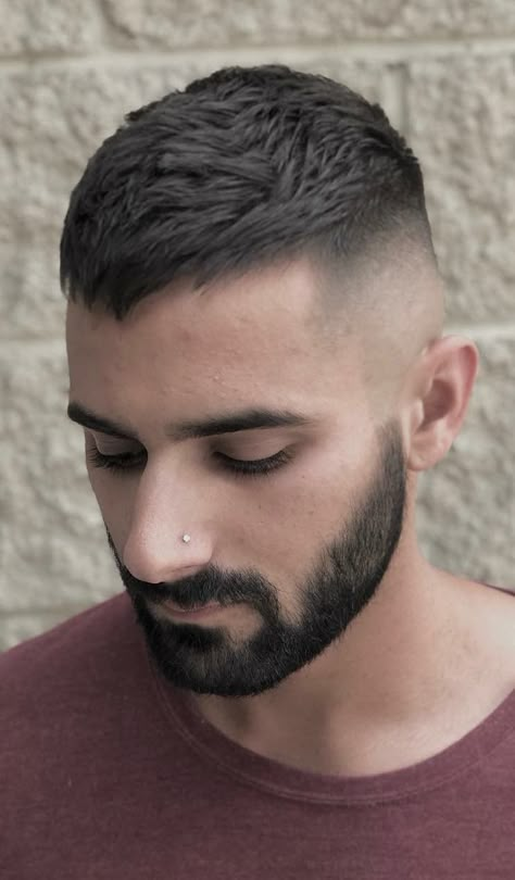 Mens Fringe Haircut, Fringe Haircuts, Skin Fade Hairstyle, Very Short Hair Men, Short Hair With Beard, Undercut Haircut, 2019 Hairstyles, Short Fade Haircut, Mens Hairstyles Fade