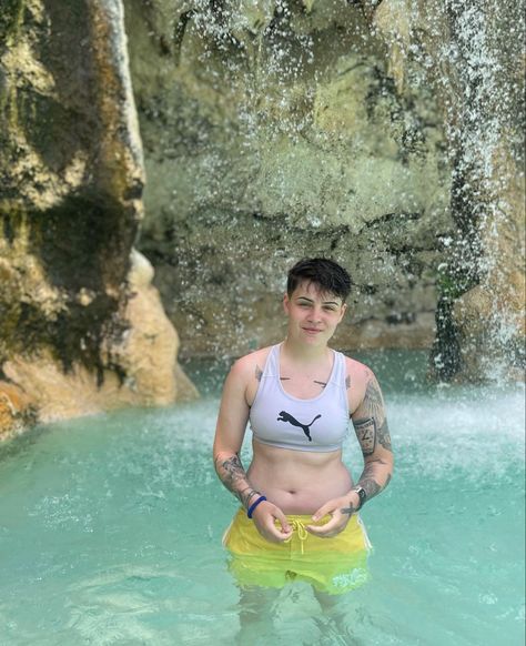 masc lesbian butch woman short hair Lesbian Swim Outfit, Masc Lesbian Aestethics, Masc Aesthetic, Masc Girls, Butch Lesbian, Masc Lesbian, High School Life, Stylish Summer Outfits, Gaming Room Setup