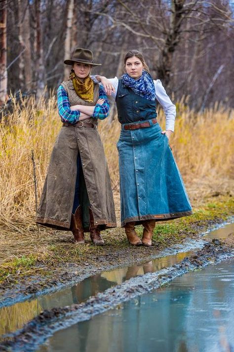 Old Western Outfits Women, Steampunk Western, Riding Skirt, Farmer Outfit, Dragon Moon, Farm Fashion, Side Saddle, Farm Clothes, Looks Country