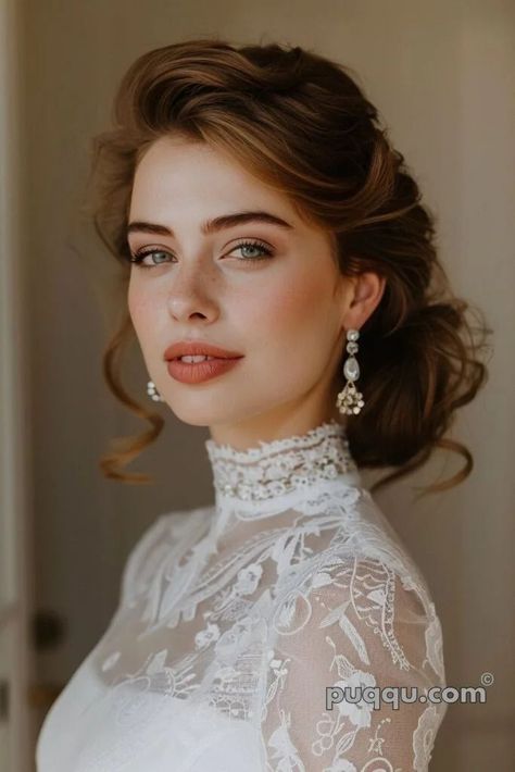 Vintage Updo Wedding, Wedding Makeup Vintage, Vintage Bridal Hair, Κούρεμα Bob, Vintage Wedding Hair, Fishtail Braid, Organic Hair, Wedding Hair And Makeup, Vintage Hairstyles