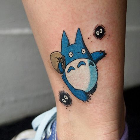 Chu Totoro by Jessica Channer at Tattoo People, Toronto ON Totoro Tattoo, Studio Ghibli Tattoo, Ghibli Tattoo, Circle Tattoos, Tattoo People, R Tattoo, Tattoo Magazines, Home Tattoo, Tattoos Gallery