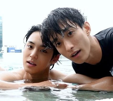 Mingyu Swimming, Seventeen Mingyu, Joshua Hong, Mingyu Seventeen, Group Photos, Pledis Entertainment, Chanyeol, Seventeen, Swimming