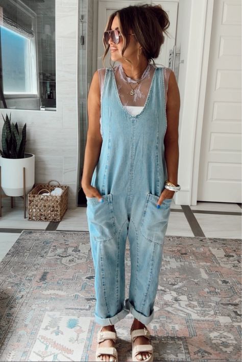 Free People Hot Shot Onesie Outfit Winter, High Roller Jumpsuit Outfit, Shop By Outfit Women, Free People Jumpsuit Outfit, Jumpsuit Winter Outfit, Casual Jumpsuit Outfit, Overalls Outfit Summer, Mom Outfit Ideas, Spring Jumpsuits