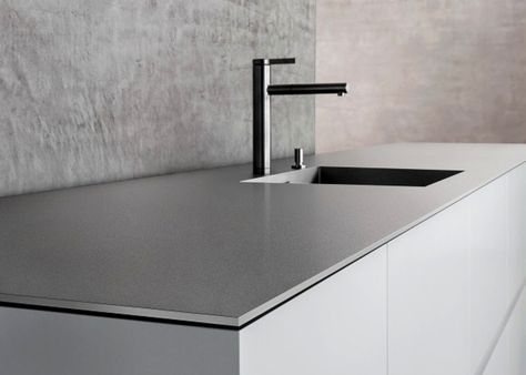 BLANCO durinox stainless steel countertop tough enough for outdoors Stainless Steel Benchtop, Stainless Steel Bench, Steel Countertop, Replacing Kitchen Countertops, Kitchen Remodel Countertops, Diy Kitchen Countertops, Kitchen Benchtops, Outdoor Kitchen Countertops, New Countertops