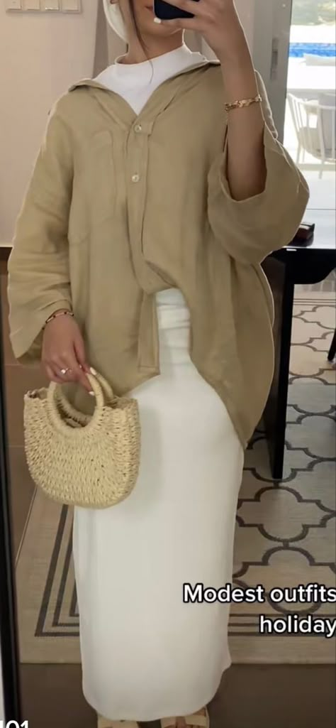 Smart Modest Outfits, Holiday Outfit Modest, Spring Modest Fashion, Modest Outfits Fashion, Hijabi Fashion Modest, Holiday Modest Outfits, Holiday Fits Modest, Summer Hijab Outfits 2023, Outfits With White Blouse