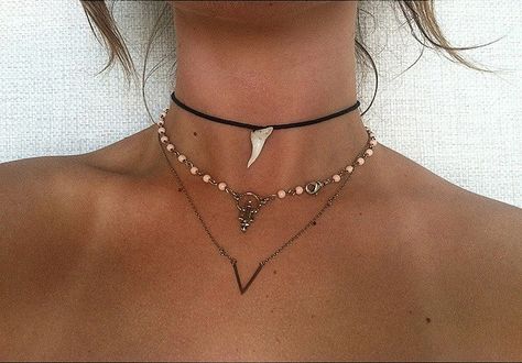 Choker Kalung Choker, The Bling Ring, Chocker Necklace, Black Choker, Mode Inspiration, Bling Bling, Cute Jewelry, Jewelry Inspiration, Piercings