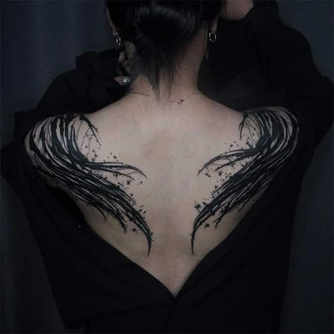 Gothic Spine Tattoo, Gothic Ornament Tattoo, Back Tattoo Wings, Gothic Back Tattoo, Unique Neck Tattoos, Blade Tattoos For Women, Dark Gothic Tattoo, Shoulder Blade Tattoos For Women, Shoulder Blade Tattoos