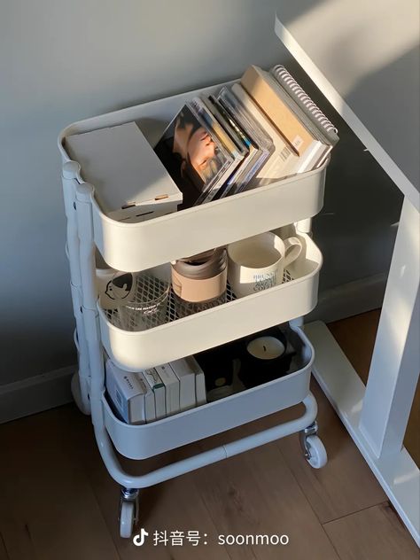 White Rack Decor, Storage Trolley Bedroom, Roller Cart Organization, Storage Cart Aesthetic, Bedroom Trolley Ideas, Ikea Trolley Ideas Bedroom, Ikea Cart Aesthetic, Bedside Trolley, Rolling Cart Aesthetic