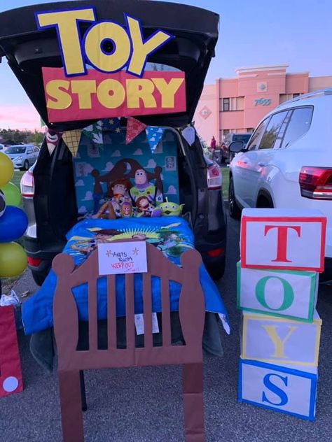 Trunk Or Treat Toy Story, Trunker Treat Ideas, Halloween Car Decorations, Toy Story Halloween, Trunk Or Treat Ideas, Cars Toy, Treat Ideas, Toy Story Birthday, Trunk Or Treat