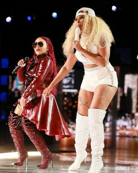 MaryJanes4MJB© on Instagram: “♥ #Flashback ♥ It ain' t all just about music. 👑 #Queenshit 👑 Mary J. Blige x Lil Kim performing "I Can Love You", @ #BetAwards19…” Lil Kim Mary J Blige, Mary J Blige Boots, Mary J Blige 90s Fashion, Bob Marley Pictures, Celebrity Boots, Mary J Blige, Halftime Show, Birthday Fits, Lil Kim