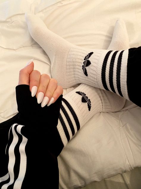 #adidas #socks #streetwear #adidassocks #whitenails #blackandwhite #white #casual #outfit #streetwear White Adidas Socks, Adidas Socks Outfit Woman, Long Nike Socks Outfit, Long Socks Outfit Sneakers, Adidas Socks Outfit, Socks Outfit Sneakers, White Casual Outfit, Nike Socks Outfit, Socks Over Leggings