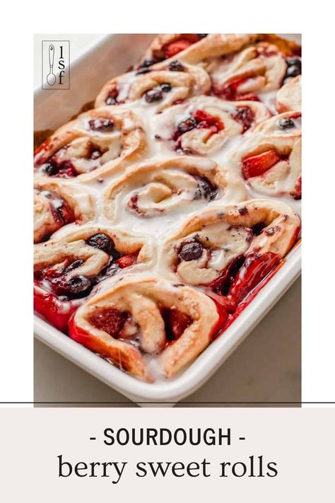 A simple, homemade recipe for long fermented, soft sourdough sweet rolls made with sourdough starter, mixed berries and a lemon glaze. Sourdough Lemon Rolls, Sourdough Cakes, Berry Sweet Rolls, Recipe Using Sourdough Starter, Sourdough Bagels, Sourdough Cinnamon Rolls, Sweet Roll Recipe, Sourdough Starter Discard Recipe, Gluten Free Sourdough