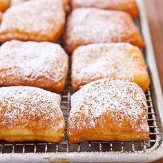 Beignets.  Serve with melted chocolate for dipping (Olive Garden's Zappoli Dessert) Danish Recipes, Moms Recipes, Cooks Country, Beignet Recipe, Homemade Pastry, Awesome Desserts, Homemade Doughnuts, Country Recipes, America's Test Kitchen Recipes