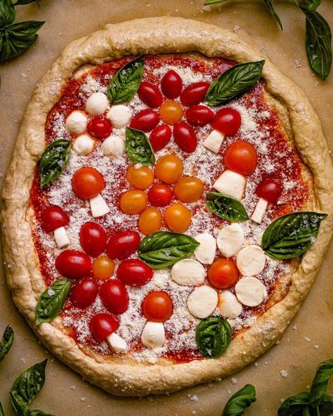 Must Love Herbs - Lauren May on Instagram: "Swipe to bake this adorable little pizza! Adorned with tomato and mozzarella flowers and toadstools! You all are going to love this pizza crust recipe! It’s SO easy and makes the yummiest pizzas!!! Swipe for recipe! #homemadepizza #pizzapie #pizzadough #feedfeed #f52community #breadstagram #breadmaking #breadbaking #bakersofinstagram #bakersgonnabake #toadstools" Pizza Making Party Ideas, Pizza Flower, Tomato Party, Flower Pizza, Pizza Instagram, Love Herbs, Cherry Party, Birthday Pizza, Tomato And Mozzarella