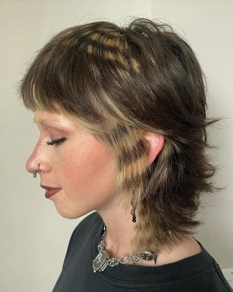 Home / Beauty / 17 Trendy & Cool Mullet Haircuts For Women	<img alt='' src='https://secure.gravatar.com/avatar/6377dcff6477c3513520a2ca39f93901?s=28&d=mm&r=g' srcset='https://secure.gravatar.com/avatar/6377dcff6477c3513520a2ca39f93901?s=56&d=mm&r=g 2x' class='avatar avatar-28 photo' height='28' width='28' decoding='async'/>ByLisa Updated onSeptember 25, 2024 Women’s Shag Mullet, Alt Mullet Girl, Fairy Mullet, Mullet For Women, Cool Mullet, Emo Mullet, Classic Mullet, Mullet Girl, Cool Mullets