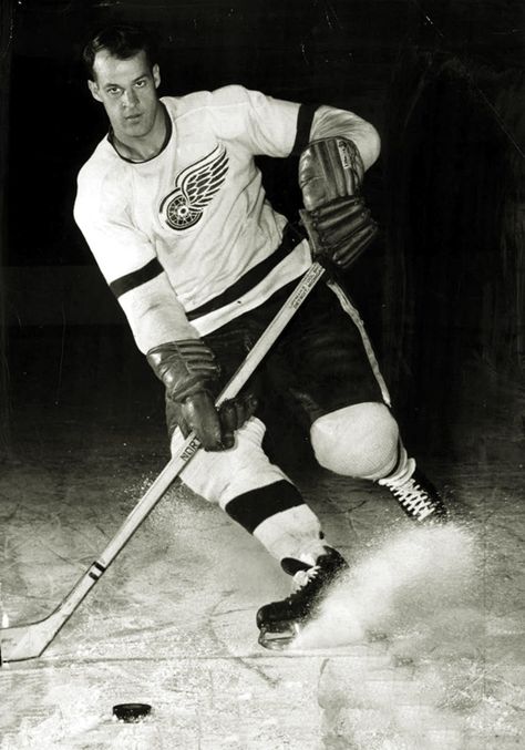 Gordie Howe - Mid 1950's Gordie Howe, Women's Hockey, Detroit Red Wings Hockey, Red Wings Hockey, Sports Figures, National Hockey League, Sports Photos, Detroit Red Wings, Hockey Players