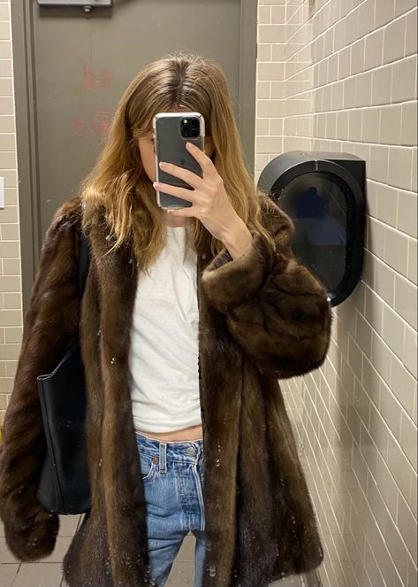 Vintage Fur Jacket Outfit, Jeans And Fur Coat Outfit, Fur Waistcoat Outfit, Oversized Fur Coat Outfit, Fur Coat Aesthetic Outfit, Vintage Fur Coat Outfit, Fur Coat Outfit Vintage, Animal Print Jacket Outfit, 90s Fur Coat