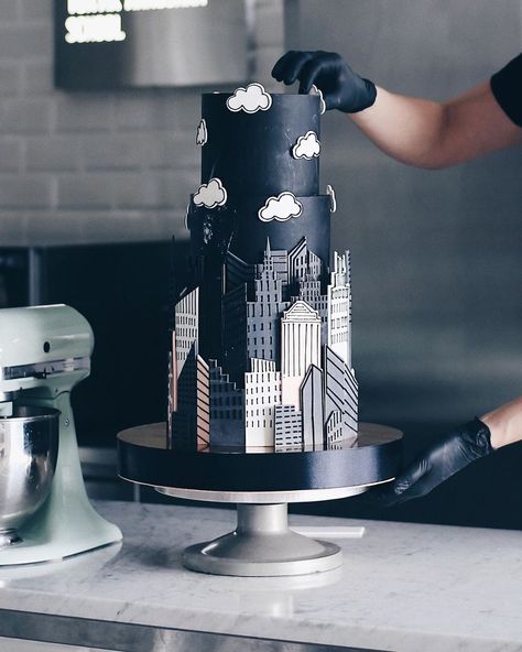 Russian Confectioners Make Elegant Cakes That Look More Like They Came Out Of A Fairy Tale Architecture Cake, New York Cake, City Cake, Superhero Cake, Spiderman Cake, Chocolate Wedding Cake, Elegant Cakes, Piece Of Cakes, Cake Decor