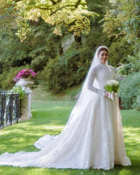 Dior Official (@dior) • Instagram photos and videos Kimberley Anne Woltemas, Prin Suparat, Kimmy Kimberley, A Wedding, Dior, Wedding Dress, On Instagram, Instagram