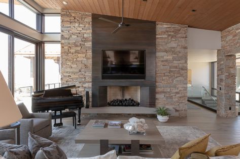 Black Concrete Fireplace Surround, Ranch Fireplace, Mountain Modern Living Room, Modern Ranch Home, Modern Ranch Style Homes, Modern Fireplace Ideas Living Rooms, Alaska Cabin, Contemporary Fireplace Designs, Mountain Home Interiors