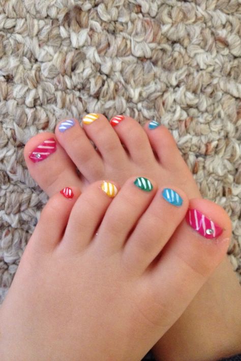 Pretty little toes Pedicure Ideas Beach, Kids Pedicure Ideas, Baby Nail Art, Glitter Toe Nails, Toenail Designs Summer, Cute Pedicures, Kids Nail Designs, Nail Art For Kids, Pedicure Ideas