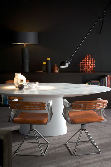 * Masculine Decor, Circle Table, Dining Room Contemporary, Dark Interiors, Residential Interior, Dining Room Design, Round Table, Home Fashion, Modern Dining