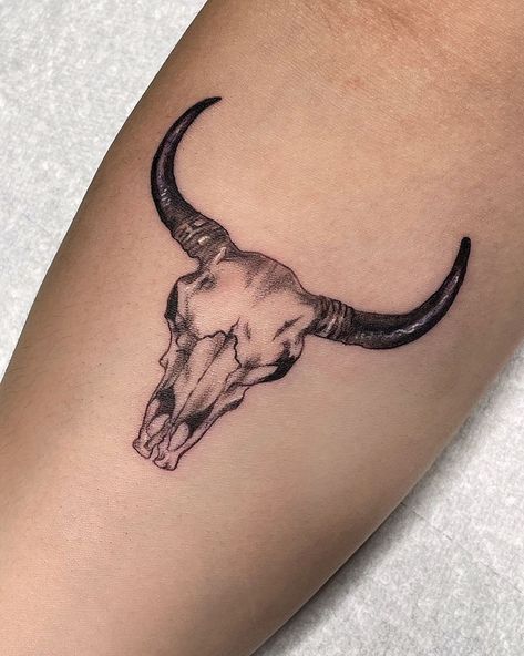 Bull Skull Tattoo Skull Tattoo Meaning, Cow Skull Tattoo, Bull Skull Tattoo, Tattoo Crane, Cow Skull Tattoos, Deer Skull Tattoos, Bull Skull Tattoos, Cactus Tattoos, Small Wave Tattoo