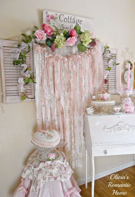 Commode Shabby Chic, Shabby Chic Garland, Baños Shabby Chic, Cocina Shabby Chic, Muebles Shabby Chic, Easy Room Decor, Shabby Chic Living, Shabby Chic Room, Shabby Chic Living Room