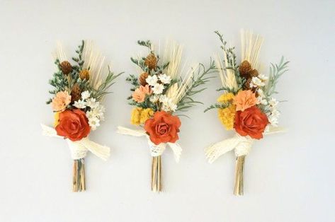 Fall Boutonniere, Boutineer Wedding, Dried Flower Boutonniere, Fall Boutonnieres, Alternative Weddings, Rusting Wedding, Wedding Badges, Flower Boutonniere, Bridal Bouquet Fall