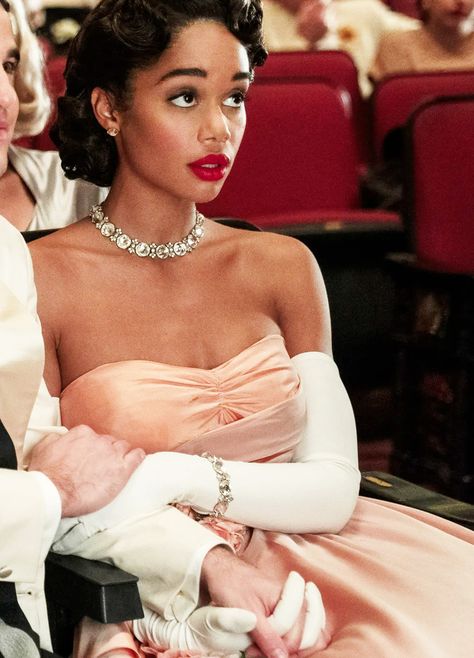 Laura Harrier as Camille Washington in “Hollywood” (TV Mini-Series, 2020). Camille Washington, Black Hollywood Glamour, Laura Harrier, Vintage Hollywood Glamour, Hollywood Dress, Hollywood Hair, Black Princess, Vintage Black Glamour, Old Hollywood Glam