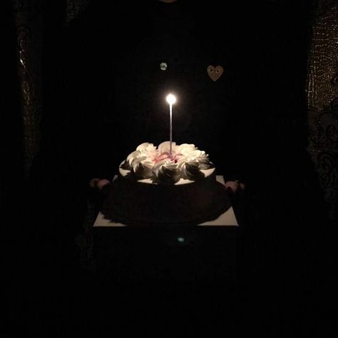 Dark Feeds, Dark Paradise, Birthday Pictures, Dark Room, Night Aesthetic, Dark Night, Grunge Aesthetic, After Dark, Black Aesthetic