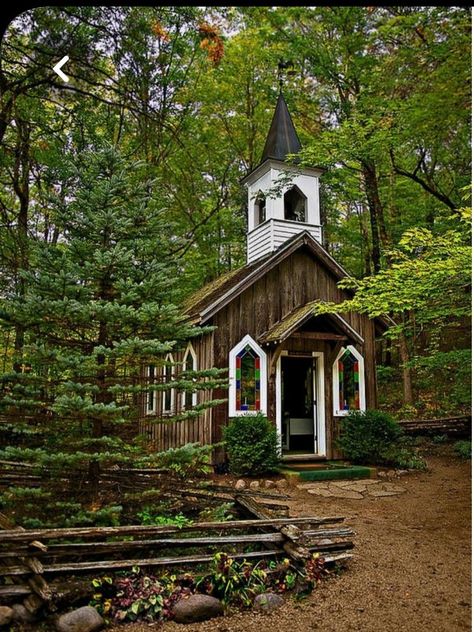 Chapel in the Woods Small Chapels, Chapel Conversion, Chapel In The Woods, Old Country Churches, Church Pictures, House Makeover, Take Me To Church, Wooden Decoration, Old Churches