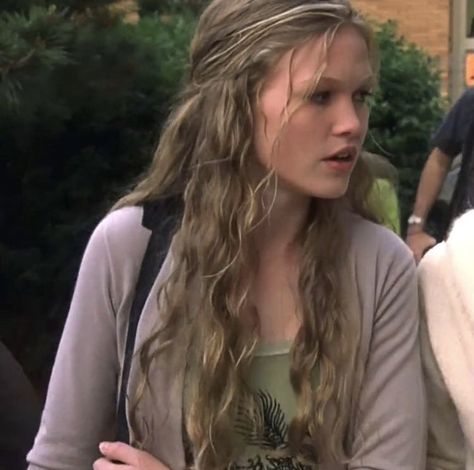 Julia Stiles Hair, Kat Stratford Outfit, Kat Stratford, Kaptan Jack Sparrow, Julia Stiles, 10 Things I Hate About You, Lizzie Mcguire, Leighton Meester, Dream Hair