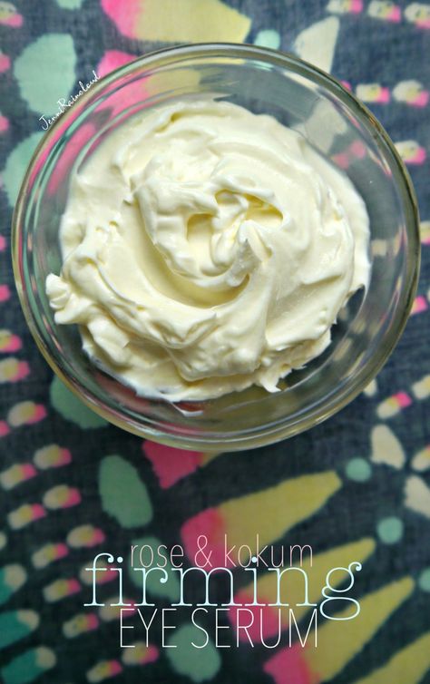 DIY Firming Eye Cream Eye Cream Recipe, Diy Face Cream, Homemade Eye Cream, Diy Eye Cream, Diy Serum, Diy Anti Aging, Firming Eye Cream, Diy Kosmetik, Eye Cream For Dark Circles