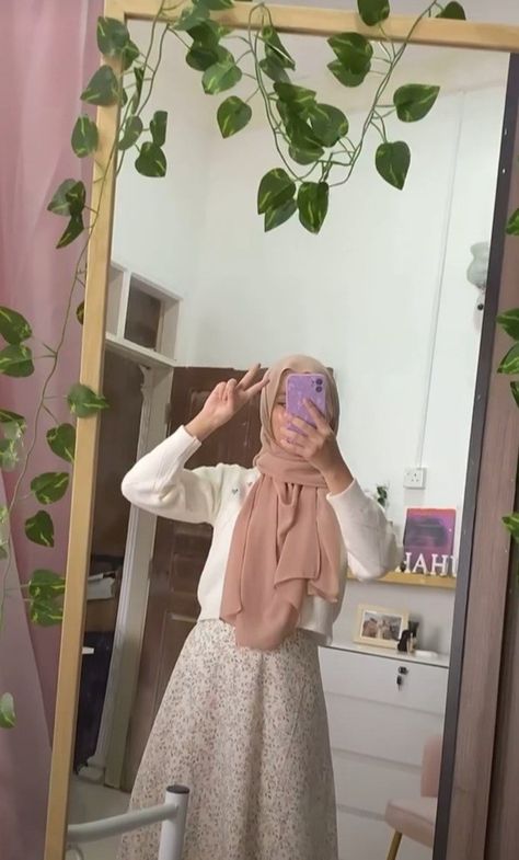 Hijabi Pastel Outfits, Pastel Hijab Outfit, Vintage Outfit Hijab, Outfits Muslim, Outfit Hijab Casual, Muslimah Style, Muslim Outfits Casual, Muslim Fashion Hijab Outfits, Fashion Top Outfits