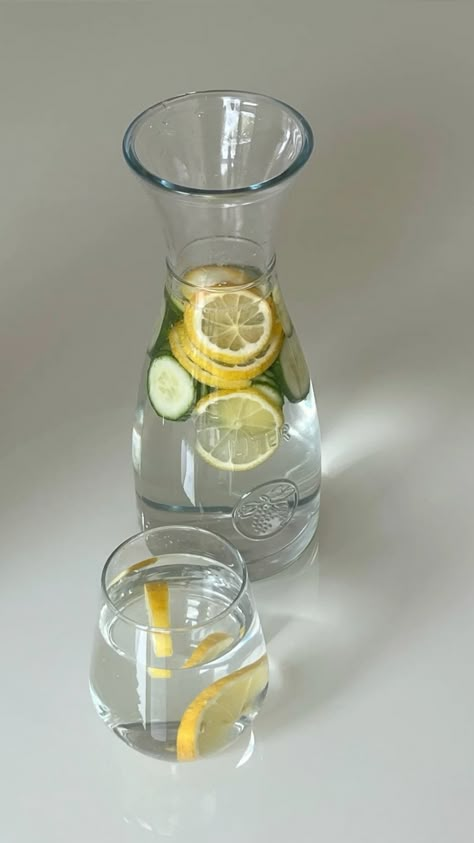 #aesthetic #healthyliving Clean Drinking, Hydrated Aesthetic, Water Lemon, Chia Water Aesthetic, Clean Lifestyle Aesthetic, Healthy Drinks Aesthetic, Water Drinking Aesthetic, Detox Aesthetic, Drink Water Aesthetic