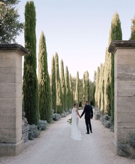 Koty and Stanace’s love story found its canvas in Borgo Santo Pietro, a luxury resort nestled in the heart of Tuscany. Known for its exceptional service, picturesque surroundings, and high-end amenities, this idyllic setting, surrounded by lush landscapes, gardens, and vineyards, offered an intimate escape that echoed their desire for silent luxury. Borgo Santo Pietro Wedding, Italian Vow Renewal, Tuscany Italy Elopement, Borgo Santo Pietro Tuscany, Vineyard Wedding Photos, Elope Hawaii, Tuscany Elopement, Paris Chateau, Silent Luxury