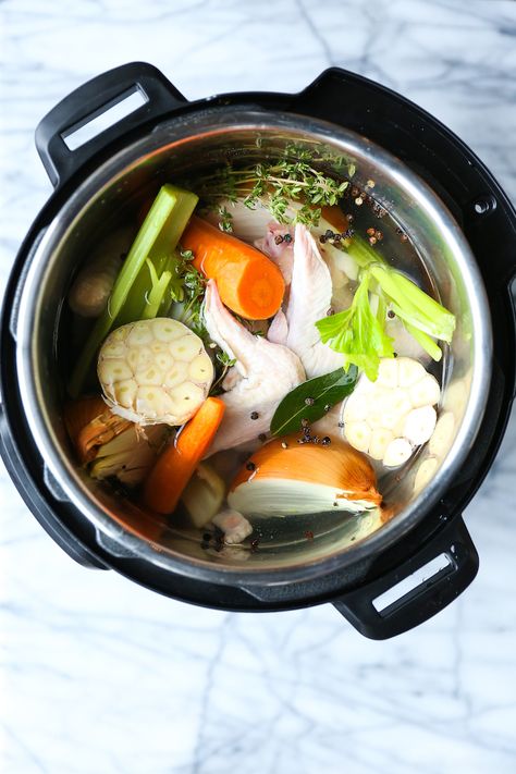 Instant Pot Chicken Stock, Make Chicken Stock, Chicken Broth Recipes, Chicken Stock Recipe, Recipe Instant Pot, Homemade Chicken Stock, Bone Broth Recipe, Foodie Crush, Broth Recipes