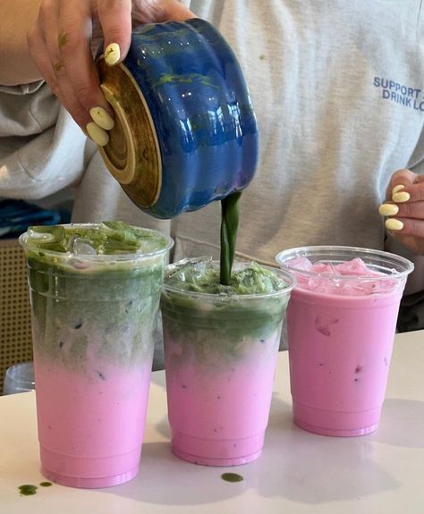 Fun Drink Aesthetic, Aesthetic Cafe Drinks, Making Drinks Aesthetic, Cafe Drinks Ideas, Cute Drinks Aesthetic, Aura Cafe, Matcha Drink Aesthetic, Matcha Business, Raspberry Matcha