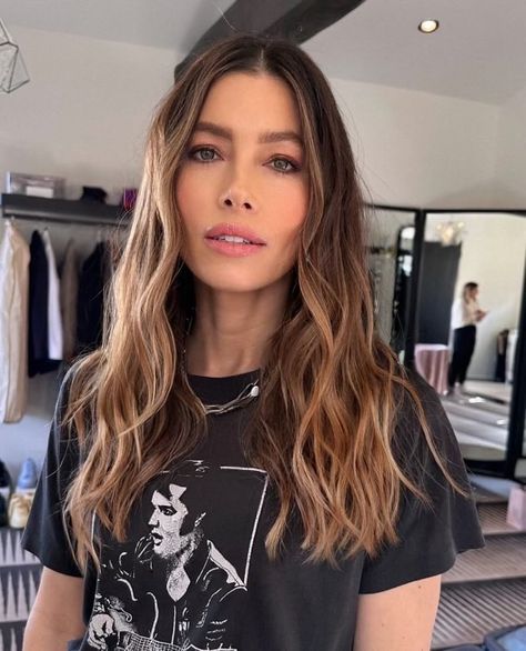 All Posts • Instagram Clara Berry, New Hair Trends, Hair Specialist, Richard Gere, Celebrity Hair Stylist, Jessica Biel, Platinum Blonde Hair, Long Wavy Hair, Justin Timberlake