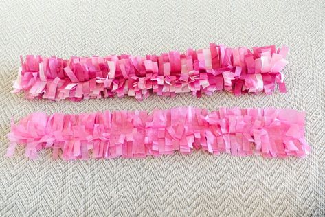 DIY Fringed Tissue Paper Garland - South Lumina Style Crepe Paper Pinata, Tissue Paper Decorations Birthday, Tissue Paper Borders, Tissue Paper Fringe, Tissue Paper Garland, Showcase Ideas, Tissue Garland, Tissue Paper Decorations, Tissue Paper Garlands