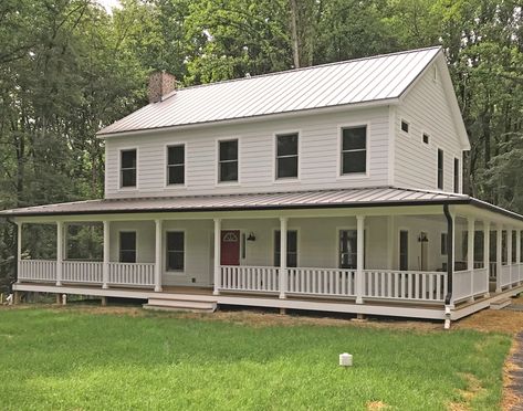 Wrap around porch railing www.AmericanPorch.com Colonial Front Porch Ideas, Wrap Around Porch Ideas, Texas Country Homes, House With Wrap Around Porch, Porch Balusters, Homes With Wrap Around Porches, Farmers Porch, Front Porch Railings, White Colonial