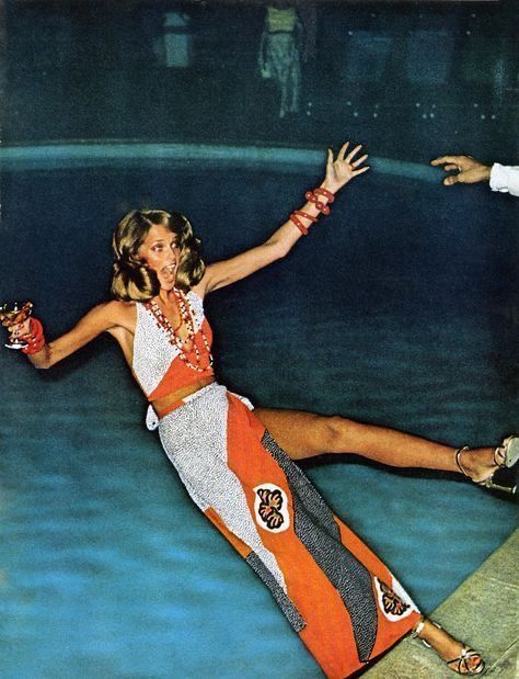 Palm Springs Fashion, Vintage Palm Springs, Fashion Editorial Layout, Cheryl Tiegs, 70s Glam, Studio Photography Fashion, Italo Disco, Fashion 70s, Helmut Newton