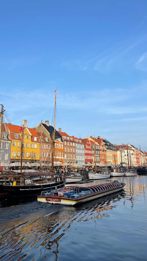 Cophengan Denmark, Cophengan Style, Copenhagen Vibes, Poste Instagram, I Wanna Travel The World, Scandi Aesthetic, Danish Summer, City Scenery, Copenhagen Travel