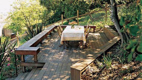 Deck Ideas: 40 Ways to Design a Great Backyard Deck or Patio - Sunset - Sunset Magazine Yard Steps, Hillside Deck, Steep Backyard, Steep Gardens, Sloped Backyard Landscaping, Landscaping A Slope, Landscaping On A Hill, Flip House, Sloped Yard