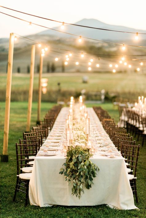 Romantic Wedding Receptions, Wedding Table Designs, Unplugged Wedding, Tuscan Wedding, Outdoor Dinner, Outdoor Wedding Reception, Tuscan Style, Tuscany Wedding, Wedding Event Planning