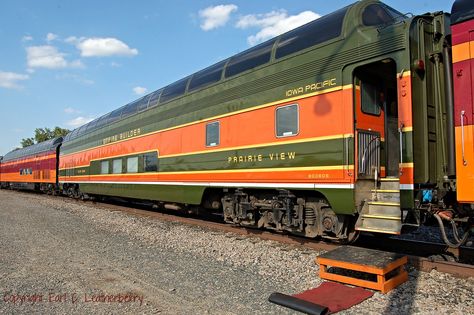 Great Northern Railway No. 1394, "Prairie View," Iowa Pacific Holding SLRG No. 1394, Private car No. 800606. Minnesota, Minneapolis | Flickr - Photo Sharing! Alaska Train, Train Spotting, Great Northern Railroad, Dazzle Camouflage, To Holland, Train Photos, Iron Lady, Train Adventure, Prairie View